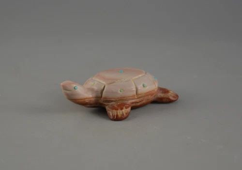 VINTAGE ZUNI INDIAN HAND CARVED TURTLE FETISH - INLAY TURQUOISE DOLOMITE - 2.5" (1 of 2)