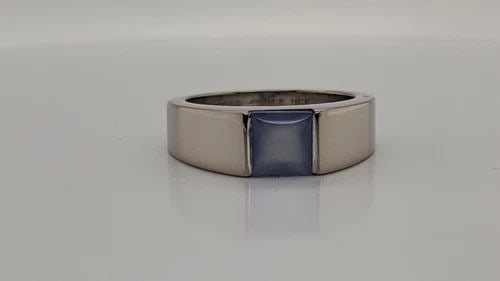 2000 CARTIER TANK 18K WHITE GOLD MOONSTONE CABOCHON BAND RING SIZE 51 US 5.75: 2000 CARTIER TANK 18K WHITE GOLD CABOCHON CHALCEDONY BAND RING SIZE 51 US 5.75 2000 Cartier Tank 18K White Gold Cabochon Chalcedony Band Ring Ring Size 51mm | US Size 5.75 Band Width - 4mm Total Weigh
