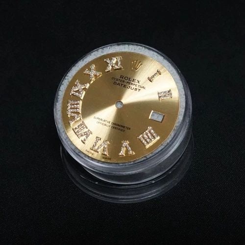ROLEX OYSTER PERPETUAL DATEJUST 41 ROMAN DIAMOND GOLD DIAL PIECE PART: ROLEX OYSTER PERPETUAL DATEJUST 41 ROMAN DIAMOND GOLD DIAL PIECE PART Rolex Oyster Perpetual Datejust Roman Diamond Gold Dial Piece Part Dial Size - 30mm Protective Case & Clear Pouch Included