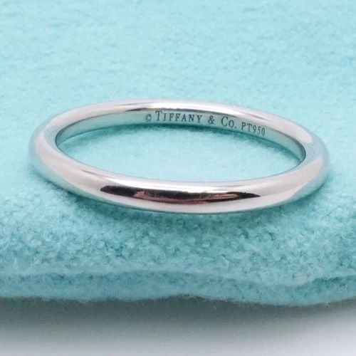 TIFFANY & CO. PLATINUM CLASSIC WEDDING BAND RING - 1.5MM - SIZE 2.5: Tiffany & Co. Platinum Wedding Band Ring Size - 2.5 Band Width - 1.5mm Total Weight - 2.1 Grams Pouch NOT Included Professionally Polished & Looks Brand New