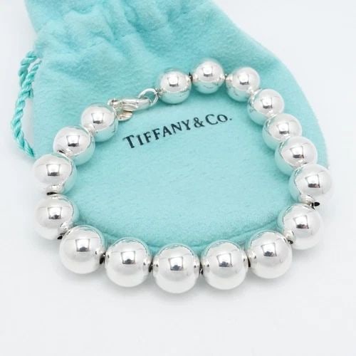 TIFFANY & CO. HARDWEAR STERLING SILVER BALL BRACELET - SIZE 7.25" LONG POUCH #Q1: Tiffany & Co. HardWear Sterling Silver Ball Bracelet #Q1 Size - 7.25" Long Wrist Size - Relax 6" - 6.25" Snug Fit Chain Width - 10mm Est. Retail Price - $675 USD Total Weight - 19.1 Grams Very Great &