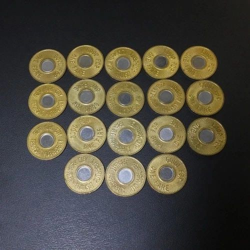 NEW YORK CITY TRANSIT SUBWAY BULLEYE 18 TOKEN: NEW YORK CITY TRANSIT SUBWAY BULLEYE 18 TOKEN 1989-1995 New York City Transit Subway Bulleye 18 Token Diameter - 22mm *The coins condition varies* Sold As Is