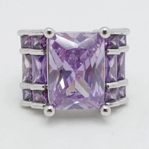 STERLING SILVER PURPLE AMETHYST EMERALD CUT COCKTAIL RING SIZE 7.25 (1 of 1)
