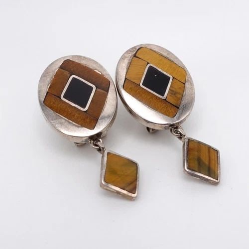 SILVER 950 PERU TIGER'S EYE GEMSTONE OVAL CLIP-ON STUD DANGLE EARRINGS 1.5": SILVER 950 PERU TIGER'S EYE GEMSTONE OVAL CLIP-ON STUD DANGLE EARRINGS 1.5" Silver 950 Peru Tiger's Eye Gemstone Oval Clip-On Stud Dangle Earrings Height - 1.5" Length - 0.75" Total Weight - 11.1 Gram