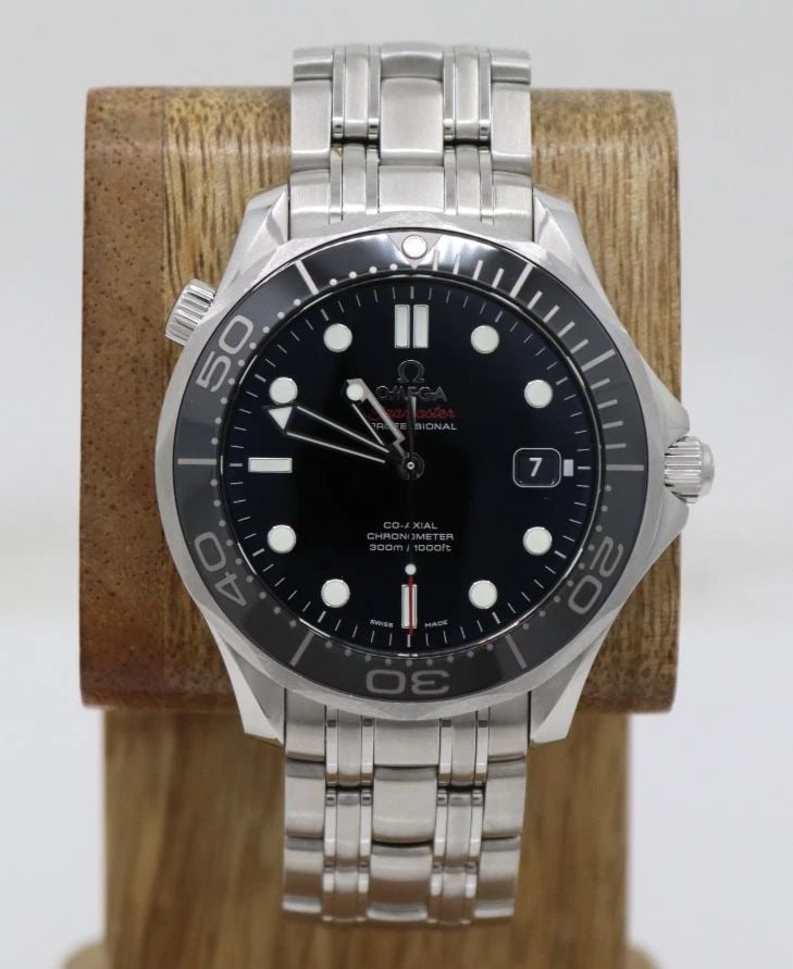 OMEGA SEAMASTER DIVER 300M 41MM BLACK DIAL WATCH 212.30.41.20.01.003: OMEGA SEAMASTER DIVER 300M 41MM BLACK DIAL WATCH 212.30.41.20.01.003 Description Omega Seamaster Diver 300M 41mm Black Dial Watch 212.30.41.20.01.003 The watch has been used previously. The watch may 