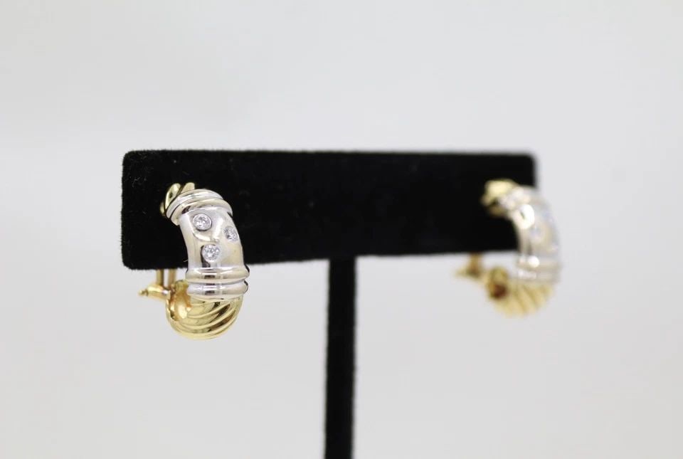 DAVID YURMAN 18K WHITE & YELLOW GOLD DIAMOND METRO SHRIMP CABLE EARRINGS: DAVID YURMAN 18K WHITE & YELLOW GOLD DIAMOND METRO SHRIMP CABLE EARRINGS Description David Yurman 18k White & Yellow Gold Diamond Metro Shrimp Cable Earrings Item is in good condition. May show signs 