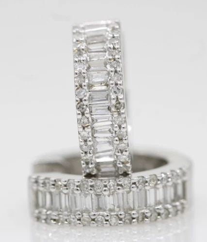 EFFY BH 14K WHITE GOLD 0.55 TCW BAGUETTE DIAMOND HUGGIE EARRINGS 0.50" (1 of 2)