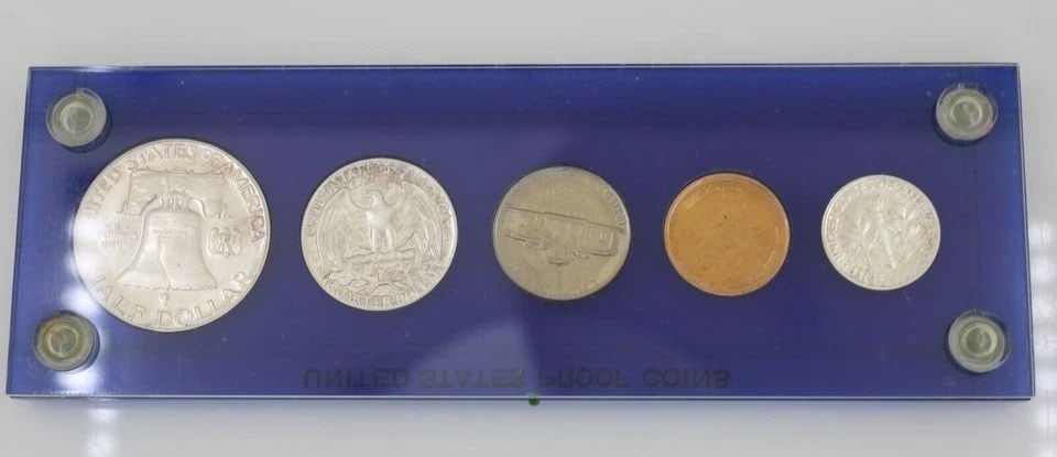 1951 UNITED STATES MINT PROOF SET BLUE HARD PLASTIC HOLDER: 1951 UNITED STATES MINT PROOF SET BLUE HARD PLASTIC HOLDER 1951 UNITED STATES MINT PROOF SET BLUE HARD PLASTIC HOLDER Description 1951 United States Mint Proof Set Blue Hard Plastic Holder Coins are i