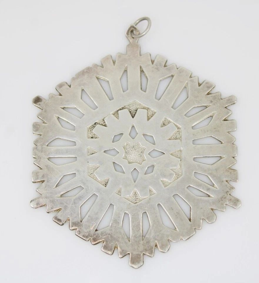 1972 METROPOLITAN MUSEUM OF ART STERLING SILVER SNOWFLAKE ORNAMENT W/ BOX 32.1 G (1 of 1)
