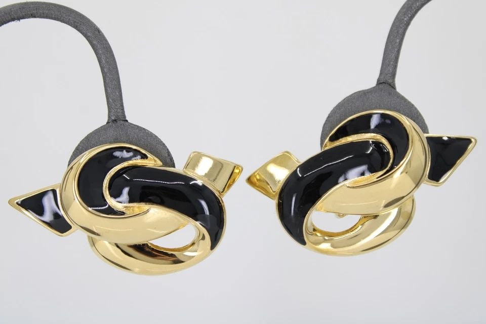 VINTAGE SIGNED GIVENCHY GOLD TONE BLACK ENAMEL MODERNIST TWIST CLIP-ON EARRINGS (1 of 1)