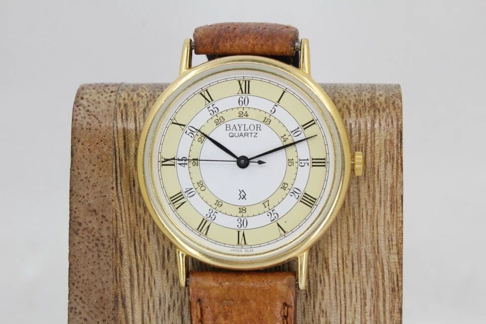 VINTAGE BAYLOR QUARTZ 31MM GOLD TONED CASE WATCH W/ BROWN LEATHER BAND (1 of 1)