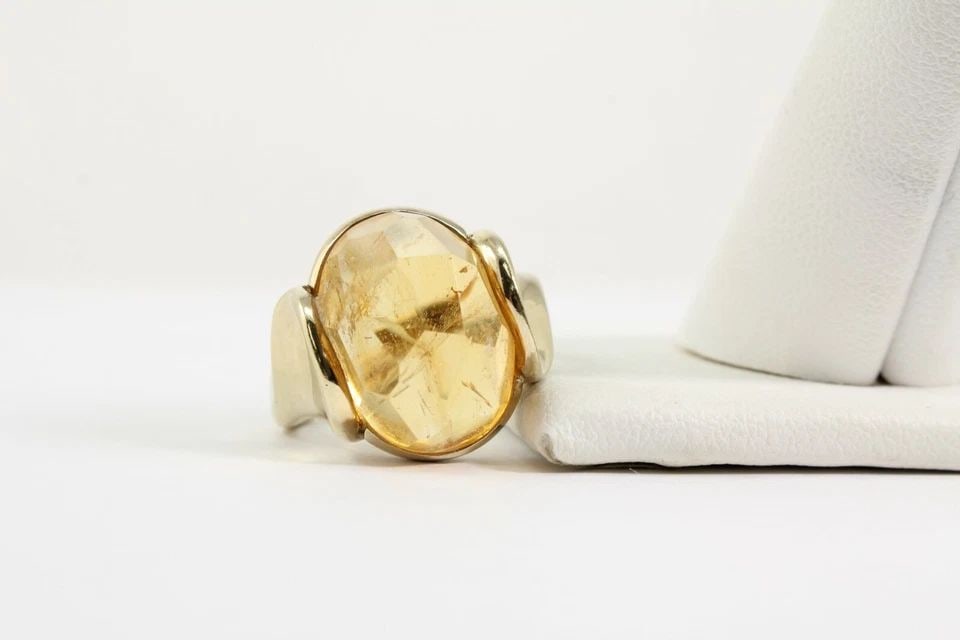 STERLING SILVER WITH GOLD WASH OVERLAY CITRINE RING SIZE 7 ~ 7.4G: STERLING SILVER WITH GOLD WASH OVERLAY CITRINE RING SIZE 7 ~ 7.4G Description Sterling Silver with Gold Wash Overlay Citrine Ring Item is in great condition. May show signs of wear. MEASUREMENTS Size 
