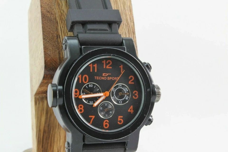 TECNO SPORT BLACK DIAL BLACK RUBBER BAND MENS WATCH 1149: TECNO SPORT BLACK DIAL BLACK RUBBER BAND MENS WATCH 1149 Description TECNO SPORT BLACK DIAL BLACK RUBBER BAND MENS WATCH 1149 New battery Installed. In great working condition. Shows signs of wear. No