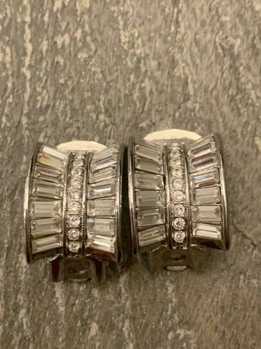 NOLAN MILLER SIGNED SILVER-TONED WOMENS COSTUME LEVERBACK EARRINGS BE189 (1 of 1)