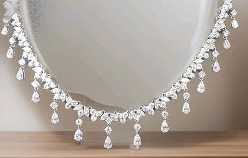 STUNNING 18K WHITE GOLD DIAMOND NECKLACE 15.85CT VS1-G: STUNNING 18K WHITE GOLD DIAMOND NECKLACE 15.85CT VS1-G Gorgeous Natural Diamond necklace total weight 15.85 carat . Gorgeous Necklace ,G- color VS1 Quality diamond, very lively ,bright white diamonds,
