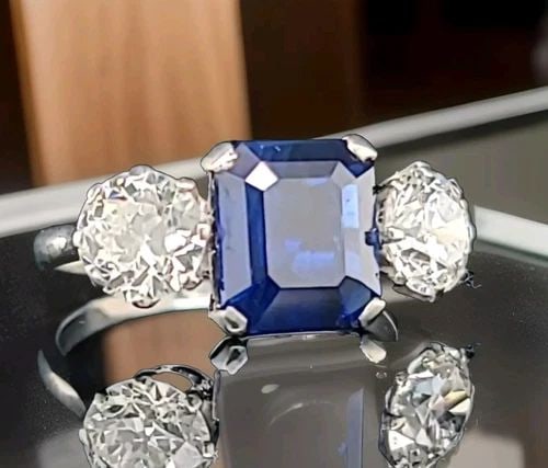PLATINUM VINTAGE FILIGREE ENGAGEMENT RING 3.38CT.NATURAL UNHEATED BLUE SAPPHIRE: PLATINUM VINTAGE FILIGREE ENGAGEMENT RING 3.38CT.NATURAL UNHEATED BLUE SAPPHIRE This stunning platinum ring is a true vintage piece from the Art Deco era, featuring a beautiful 3.38 carat natural, unh