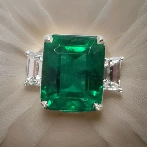 5.08CT.PLATINUM THREE STONES ENGAGEMENT RING NATURAL GREEN EMERALD (1 of 2)