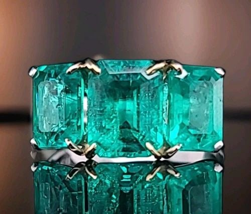 VINTAGE PLATINUM 18K GOLD ENGAGEMENT RING 4.99CT. NATURAL GREEN EMERALD (1 of 2)