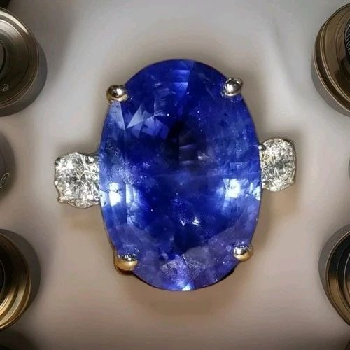 VINTAGE 14K WHITE GOLD ENGAGEMENT RING 10.69CT. NATURAL BLUE OVAL SAPPHIRE GIA: VINTAGE 14K WHITE GOLD ENGAGEMENT RING 10.69CT. NATURAL BLUE SAPPHIRE OVAL SHAPE GORGEOUS 14k white gold engagement ring natural blue sapphire in oval shape Center natural blue sapphire weight 10.69ct
