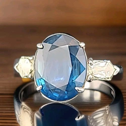 VINTAGE 18K WHITE GOLD ENGAGEMENT RING 8.25CT.NATURAL BLUE SAPPHIRE OVAL GIA: VINTAGE 18K WHITE GOLD ENGAGEMENT RING 8.25CT.NATURAL BLUE SAPPHIRE OVAL GIA Gorgeous VINTAGE 18K WHITE GOLD ENGAGEMENT RING CENTER NATURAL BLUE SAPPHIRE IN OVAL SHAPE WEIGHT 8.25CARAT SIZE 14X11.5MM 