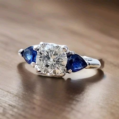 PLATINUM VINTAGE ENGAGEMENT RING 1.18CT.NATURAL OLD EURO CUT ROUND DIAMOND: PLATINUM VINTAGE ENGAGEMENT RING 1.18CT.NATURAL OLD EURO CUT ROUND DIAMOND This vintage engagement ring is a stunning piece made of platinum and features a 1.18 carat natural old Euro cut round diamon