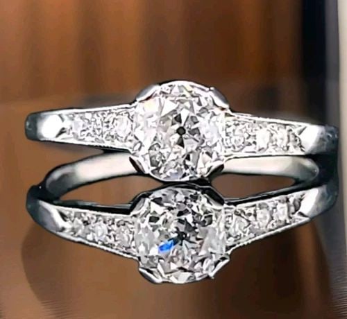 VINTAGE PLATINUM ENGAGEMENT RING 0.85CT.NATURAL OLD MINE CUT DIAMOND CIRC 1930': VINTAGE PLATINUM ENGAGEMENT RING 0.85CT.NATURAL OLD MINE CUT DIAMOND CIRC 1930' Vintage platinum euro cut diamond engagement RING circ 1930's CENTER natural old mine cut diamond WEIGHT 0.85CT SIZE 5.6
