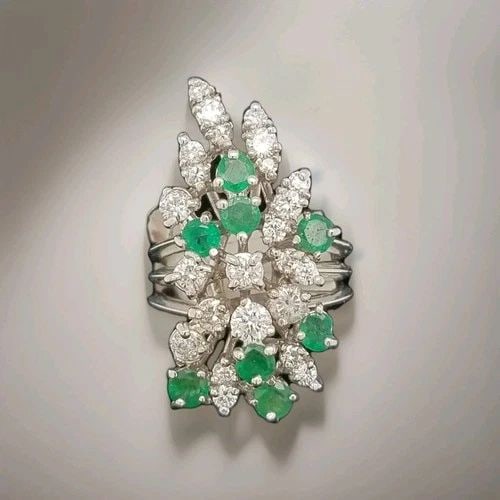 VINTAGE 14K WHITE GOLD 2.32CT NATURAL DIAMOND EMERALD STATEMENT RING SI1-H: VINTAGE 14K WHITE GOLD 2.32CT NATURAL DIAMOND EMERALD RING SI1-H Gorgeous Vintage natural Diamond emerald in 14k white gold ring Side set natural diamond weight 1.25ct SI1-H side set natural green eme
