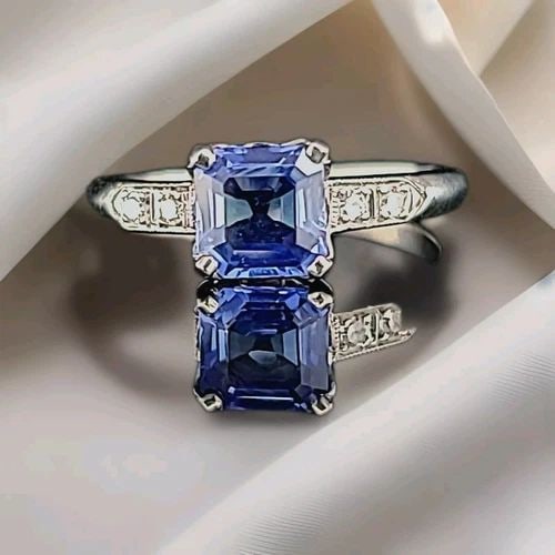 VINTAGE PLATINUM ENGAGEMENT RING 1.04CT. NATURAL BLUE SAPPHIRE RADIANT SHAPE (1 of 2)
