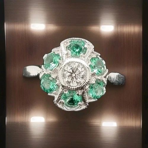 VINTAGE 14K WHITE GOLD 1.25CT NATURAL ROUND DIAMOND EMERALD RING SI1-H: VINTAGE 14K WHITE GOLD 1.25CT NATURAL ROUND DIAMOND EMERALD RING SI1-H Gorgeous Vintage natural round Diamond emerald in 14k white gold ring rare ring is finely crafted in 14k white gold and set cente
