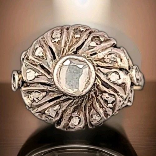 GEORGIAN 14CT GOLD & STERLING SILVER PASTE CLUSTER DRESS RING WITH ROSE-CUT DIA: GEORGIAN 14CT GOLD & STERLING SILVER PASTE CLUSTER DRESS RING WITH ROSE-CUT DIA This exquisite Georgian dress ring is beautifully crafted from a combination of 14ct gold and sterling silver, featuring