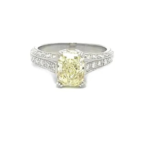 ENGAGEMENT RING RADIANT DIAMOND FANCY LIGHT YELLOW NATURAL 2.37CT PLATINUM GIA (1 of 2)