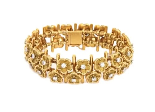 BOUCHERON GOLD DIAMOND BRACELET VINTAGE 18K YELLOW FLOWER LINK VINTAGE: BOUCHERON FRANCE VINTAGE 2.75CT DIAMOND 18K YELLOW GOLD FLOWER LINK BRACELET Boucheron France Vintage 2.75ct Diamond 18k Yellow Gold Flower Link Bracelet Description This is a vintage authentic bracel