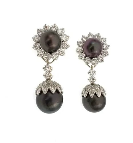 EARRINGS DIAMOND & SOUTH SEA PEARLS 14K WHITE GOLD FLORAL DANGLE: EARRINGS DIAMOND & SOUTH SEA PEARLS 14K WHITE GOLD FLORAL DANGLE These earrings are crafted with 14k white gold and feature a beautiful floral design with round south sea pearls and sparkling diamonds