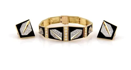 WACHLER GOLD DIAMOND BRACELET & EARRING SET 3.80CT 18K YELLOW ONYX INLAY: WACHLER GOLD DIAMOND BRACELET & EARRING SET 3.80CT 18K YELLOW ONYX INLAY The Wachler Gold Diamond Bracelet & Earring Set features a stunning design of natural white diamonds and yellow gold, with an a