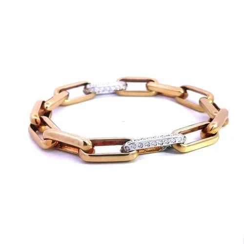 GAVELLO DIAMOND GOLD BRACELET 18K LARGE OVAL LINK CHAIN: GAVELLO DIAMOND GOLD BRACELET 18K LARGE OVAL LINK CHAIN This is a chic bracelet by Gavello Jeweler, it is crafted from 18k yellow gold with white gold accent featuring large oval links in polished yel