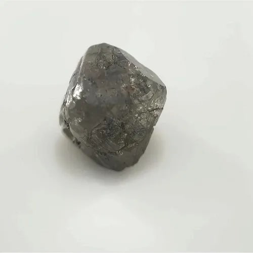 LARGE 5.92CT LOOSE DIAMOND UNPOLISHED: LARGE 5.92CT LOOSE DIAMOND UNPOLISHED Large 5.92ct Loose Diamond Unpolished Description This is a natural earth mined rough diamond 5.92 carats. Material: natural diamond Diamonds: 5.92 carats Measure