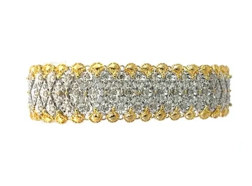 DIAMOND GOLD BRACELET 18K TWO TONE SOFT FLEX LINK STYLE: DIAMOND GOLD BRACELET 18K TWO TONE SOFT FLEX LINK STYLE This lovely diamond gold bracelet is a fine piece of jewelry, it features an 18k yellow and white gold bracelet with the white gold marquise lin