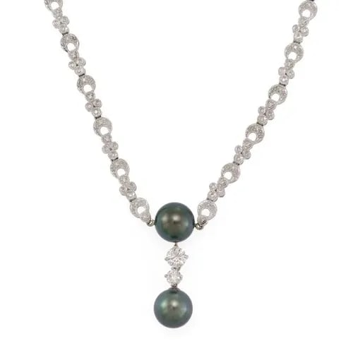 STUNNING 3CT DIAMOND TAHITIAN PEARL 14K WHITE GOLD FANCY NECKLACE: STUNNING 3CT DIAMOND TAHITIAN PEARL 14K WHITE GOLD FANCY NECKLACE Stunning 3 ct Diamond Tahitian Pearl 14k White Gold Fancy Necklace Description This is a magnificent diamond and pearl necklace. From 