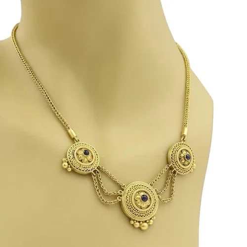 VINTAGE SAPPHIRE 22K YELLOW GOLD TRIPLE CENTER PENDANT WOVEN CHAIN NECKLACE: VINTAGE SAPPHIRE 22K YELLOW GOLD TRIPLE CENTER PENDANT WOVEN CHAIN NECKLACE Vintage Sapphire 22k Yellow Gold Triple Center Pendant Woven Chain Necklace Description This is a gorgeous vintage necklace,