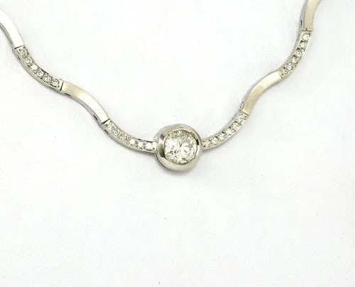 DIAMOND GOLD COLLAR NECKLACE 18K WHITE CURVED BAR LINK DESIGN: DIAMOND GOLD COLLAR NECKLACE 18K WHITE CURVED BAR LINK DESIGN This gorgeous collar necklace is a piece of fine jewelry featuring 18k white gold with long curved bars which alternates with polished and