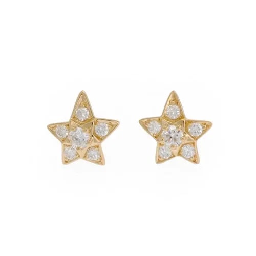 CHANEL 18K YELLOW GOLD STAR STUD EARRINGS SCREW BACKS: CHANEL 18K YELLOW GOLD STAR STUD EARRINGS SCREW BACKS Chanel 18k Yellow Gold Star Stud Earrings Screw Backs Description This beautiful pair of authentic earrings are by Chanel, they are crafted from 1