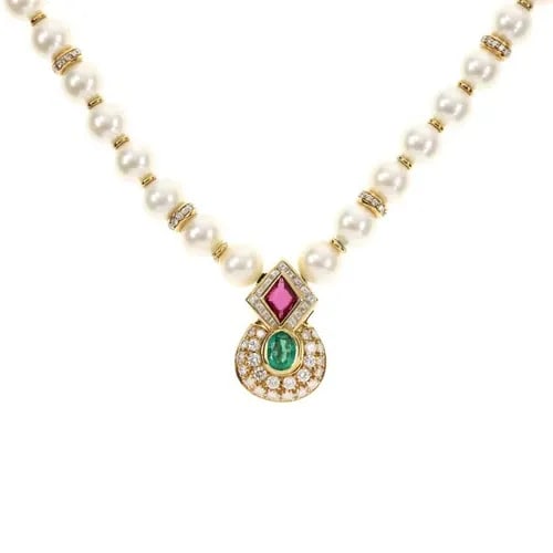 EMERAL RUBY DIAMOND 18K YELLOW GOLD PENDANT PEARL DRESS NECKLACE: EMERAL RUBY DIAMOND 18K YELLOW GOLD PENDANT PEARL DRESS NECKLACE Emeral Ruby Diamond 18k Yellow Gold Pendant Pearl Dress Necklace Description This is a beautiful vintage necklace, it is crafted from 1
