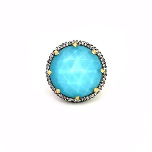 JUDITH RIPKA DIAMOND RING 18K GOLD QUARTZ BLUE STONE ROUND TOP: JUDITH RIPKA DIAMOND RING 18K GOLD QUARTZ BLUE STONE ROUND TOP This chic authentic ring is by Judith Ripka, it is crafted from 18k yellow gold featuring a 23mm round top with faceted cut clear quartz 