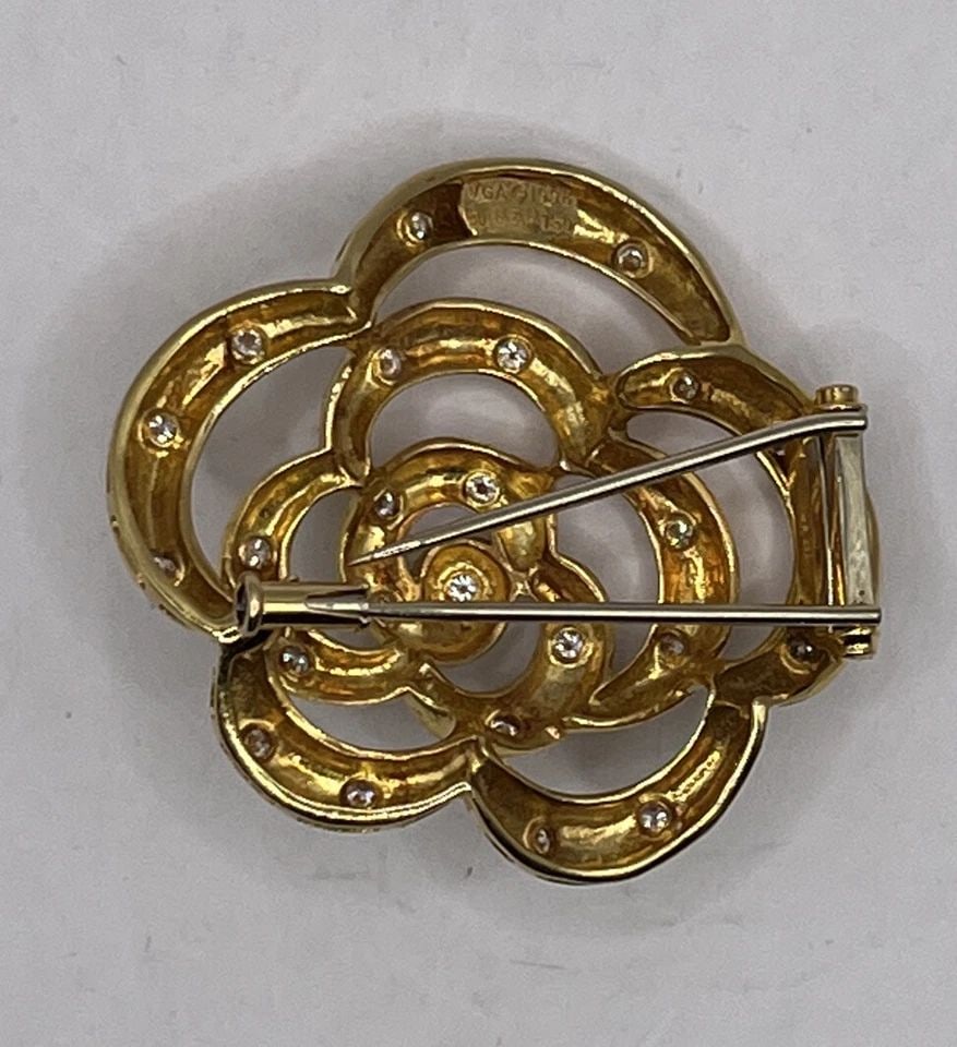 VAN CLEEF & ARPELS FLOWER DIAMOND BROOCH: VAN CLEEF & ARPELS FLOWER DIAMOND BROOCH VAN CLEEF & ARPELS FLOWER DIAMOND BROOCH Beautiful Van Cleef & Arpels Flower Diamond Brooch Approximate weight is 18.4 Circa 1990's but has a date on it of 199