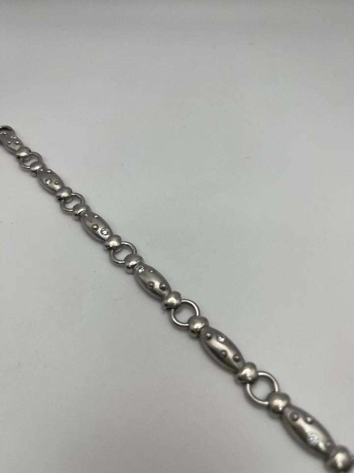 RUDOLF ERDEL PLATINUM & DIAMOND LADIES BRACELET 7 INCHES: RUDOLF ERDEL PLATINUM & DIAMOND LADIES BRACELET 7 INCHES RUDOLF ERDEL PLATINUM & DIAMOND LADIES BRACELET 7 INCHES Rudolf Erdel Platinum and Diamond Ladies Bracelet7 inchesTotal weight is 30.0 grams