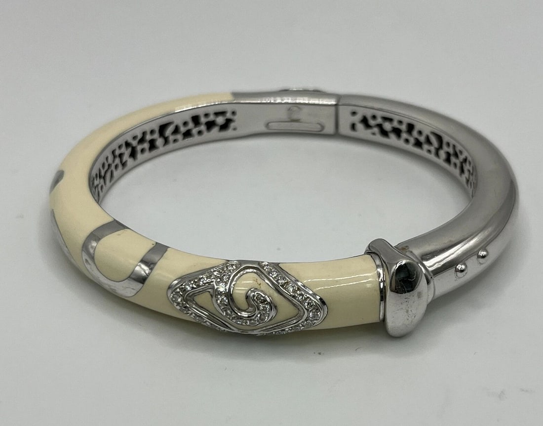 LA NOUVELLE BAGUE 18K WHITE GOLD AND DIAMOND BANGLE (1 of 1)