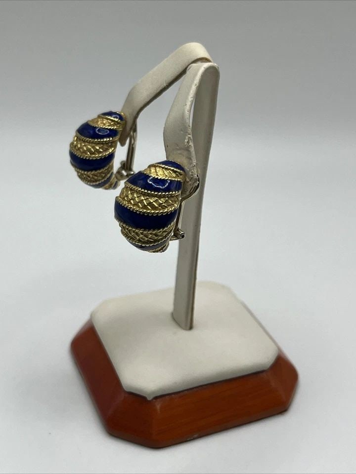 VINTAGE 18K YELLOW GOLD BLUE ENAMEL CHUNKY CLIP EARRINGS, CIRCA 1960 (1 of 1)