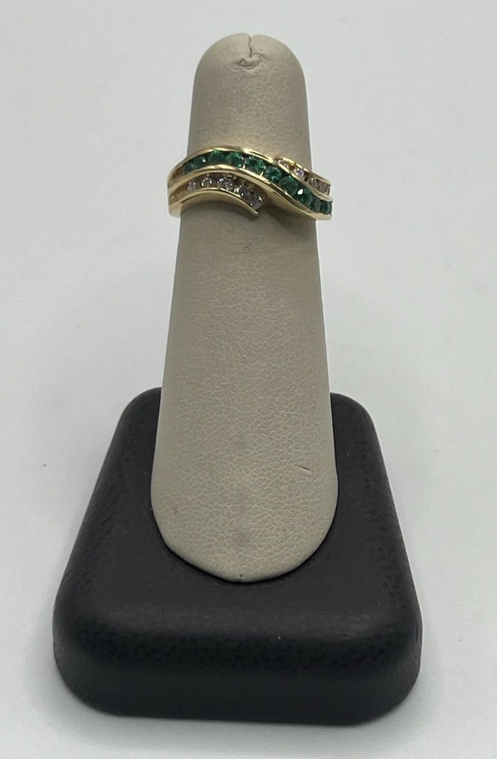 14KT YELLOW GOLD, DIAMOND & EMERALD RING SIZE 6.5 (1 of 2)