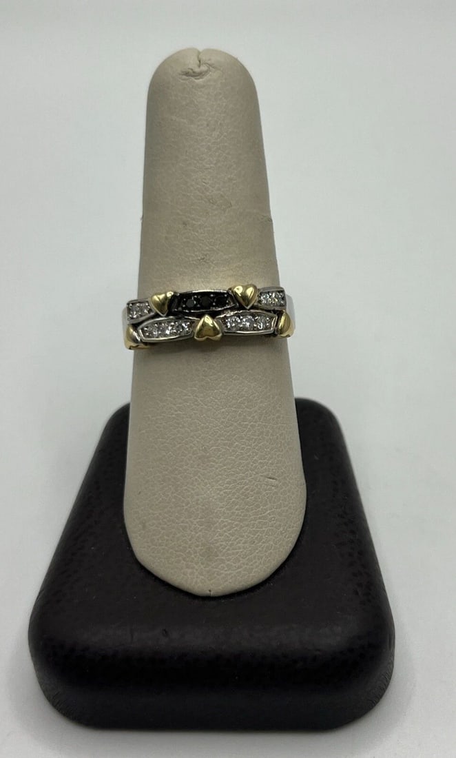 14KT WHITE GOLD & DIAMOND RING WITH YELLOW GOLD HEARTS SIZE 9.5: 14KT WHITE GOLD & DIAMOND RING WITH YELLOW GOLD HEARTS SIZE 9.5 14KT WHITE GOLD & DIAMOND RING WITH YELLOW GOLD HEARTS SIZE 9.5 This beautiful ring is crafted from 14k white gold and features a stunni
