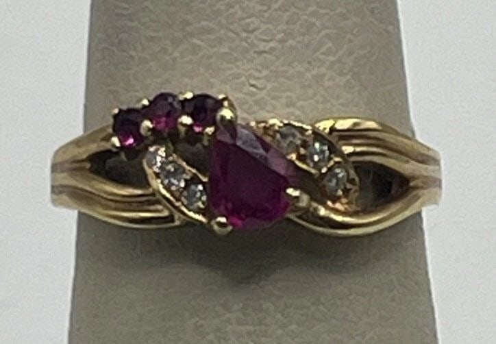 14KT YELLOW GOLD SIZE 6 RING WITH DIAMONDS & RUBY (1 of 1)